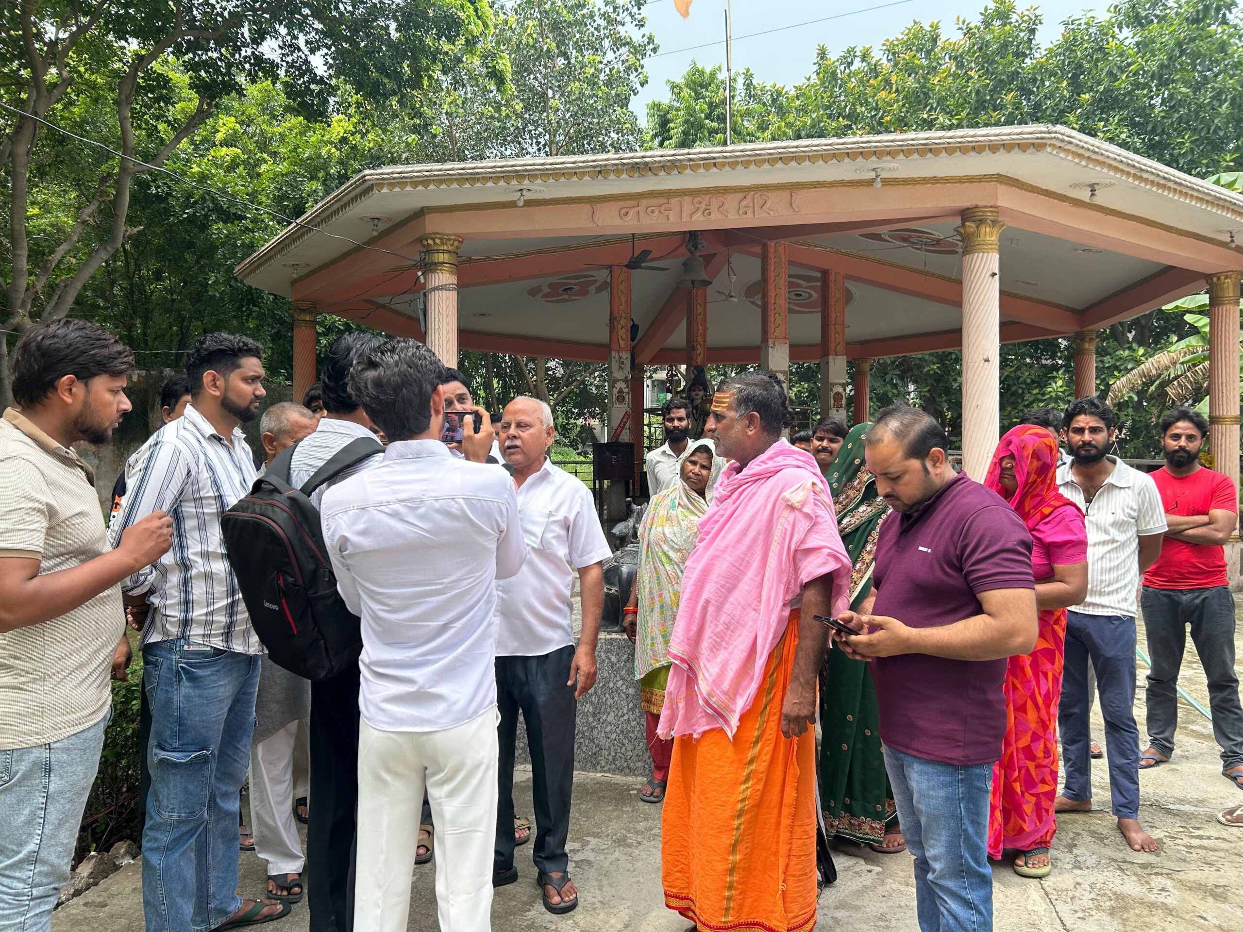 प्राचीन शिव मंदिर में सावन माह में NPCL द्वारा बार-बार बिजली कटौती से श्रद्धालुओं में आक्रोश