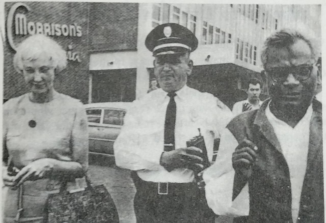 अमेरिका के कैफेटेरिया में रंगभेद के खिलाफ सिविलनाफरमानी !