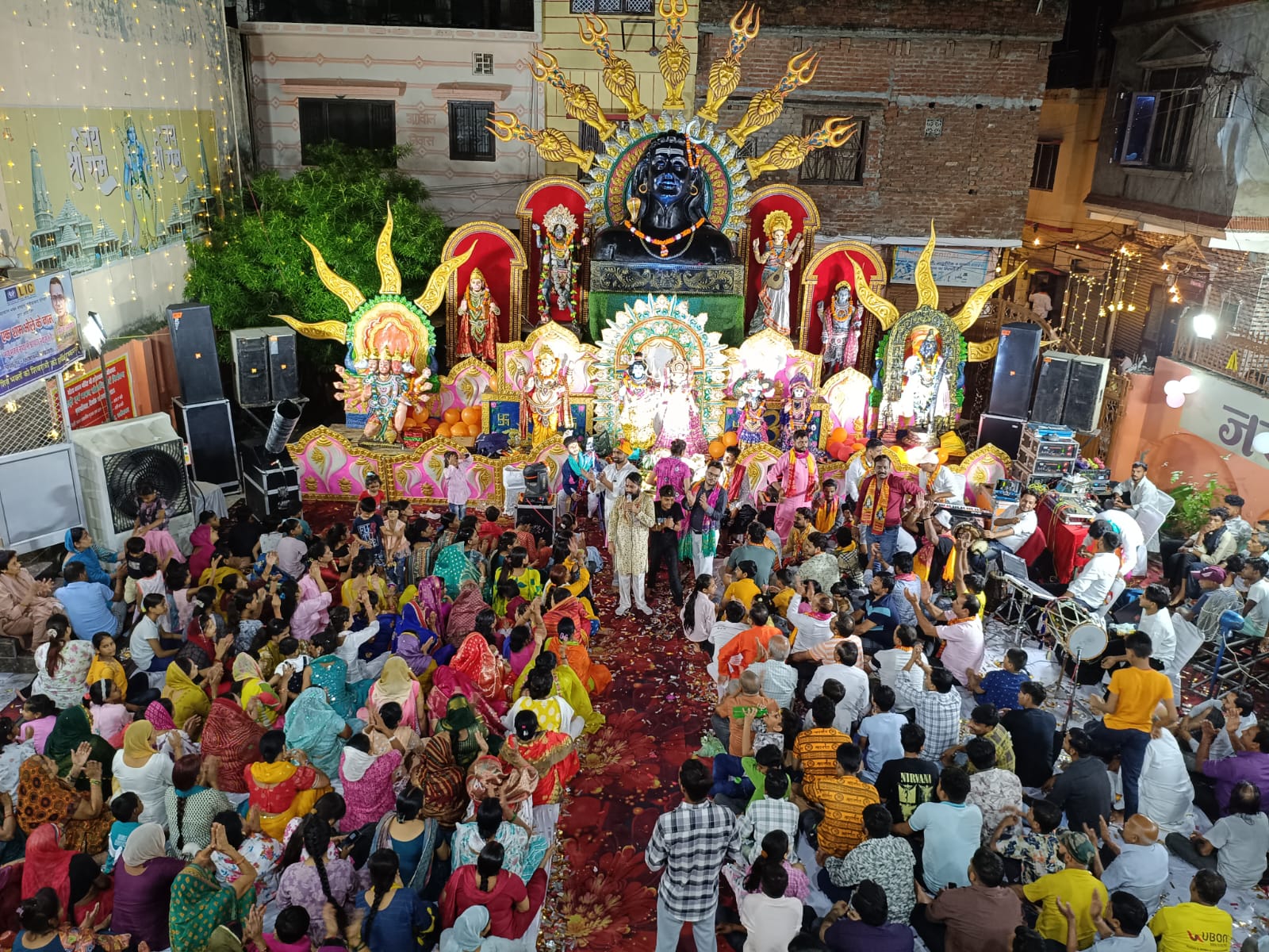 भोले के भजनों पर जमकर झूमे श्रद्धालु