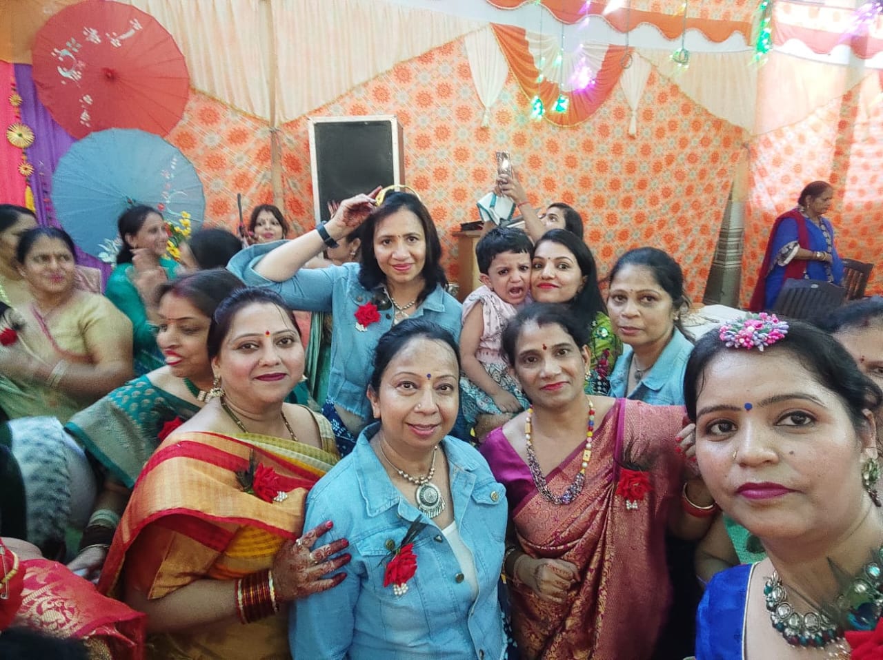 अग्रवाल महिला सभा एवं अंतराष्ट्रीय वैश्य महासम्मेलन के संयुक्त तत्वावधान में आयोजित किया गया तीज महोत्सव कार्यक्रम