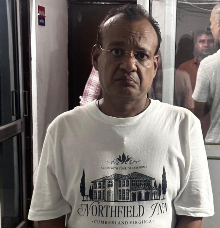 एक बड़े मार्बल कारोबारी के बेटे हैं हर्षवर्धन जैन