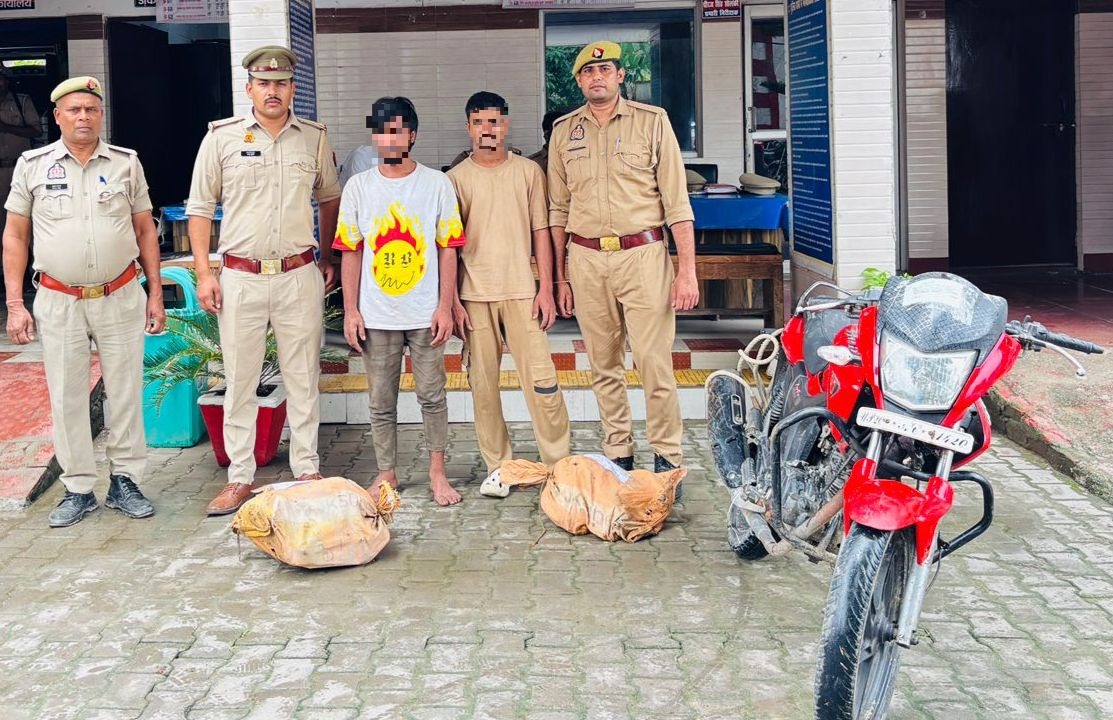 चोरी के समान के साथ दो युवक गिरफ्तार 