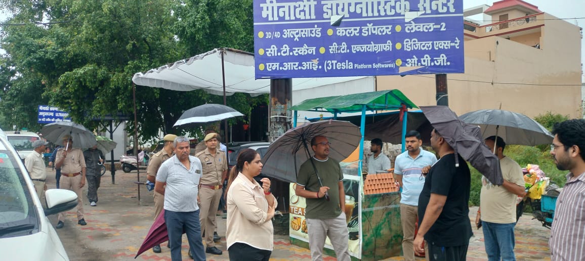 बाढ़ प्रभावित क्षेत्रो में राहत सामग्री बांटी गई