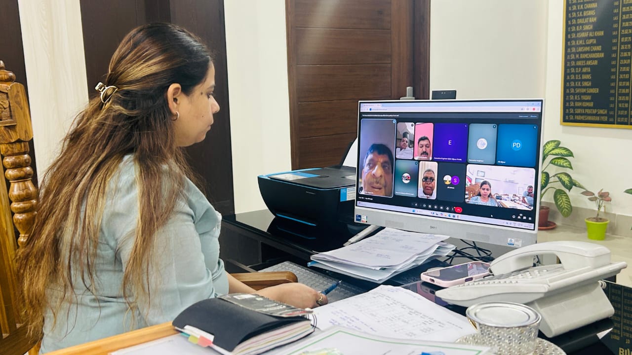 बाढ़ के कारण जिन मार्गो और पुल की अप्रोचों को नुकसान हुआ है, तत्काल उसकी मरम्मत कराएं। कपिल देव अग्रवाल