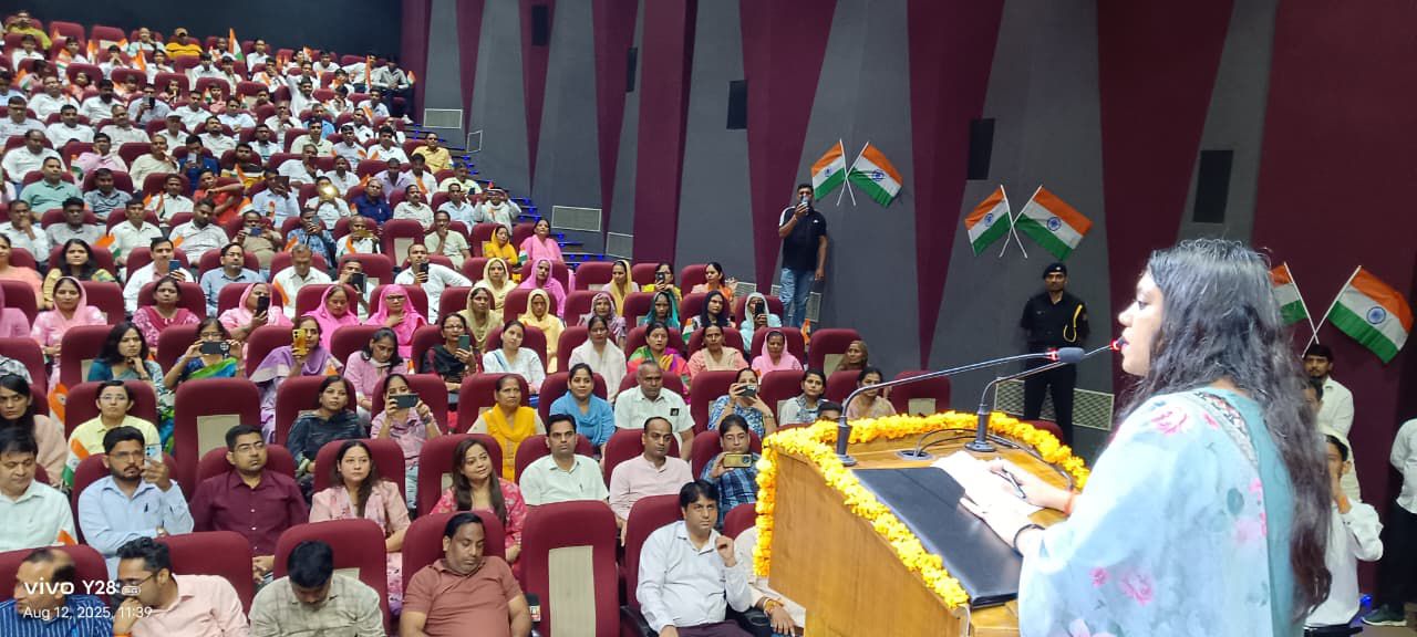 “आजादी का अमृत महोत्सव” के उपलक्ष्य में जनपद में मनाया जा रहा है “हर घर तिरंगा कार्यक्रम”