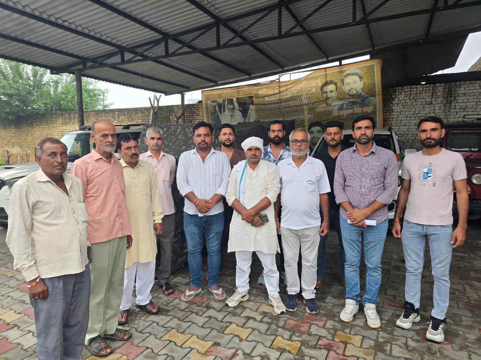 पूर्व केंद्रीय मंत्री डॉ. संजीव बालियान से मिले निर्दोषों के परिजन, न्याय की गुहार