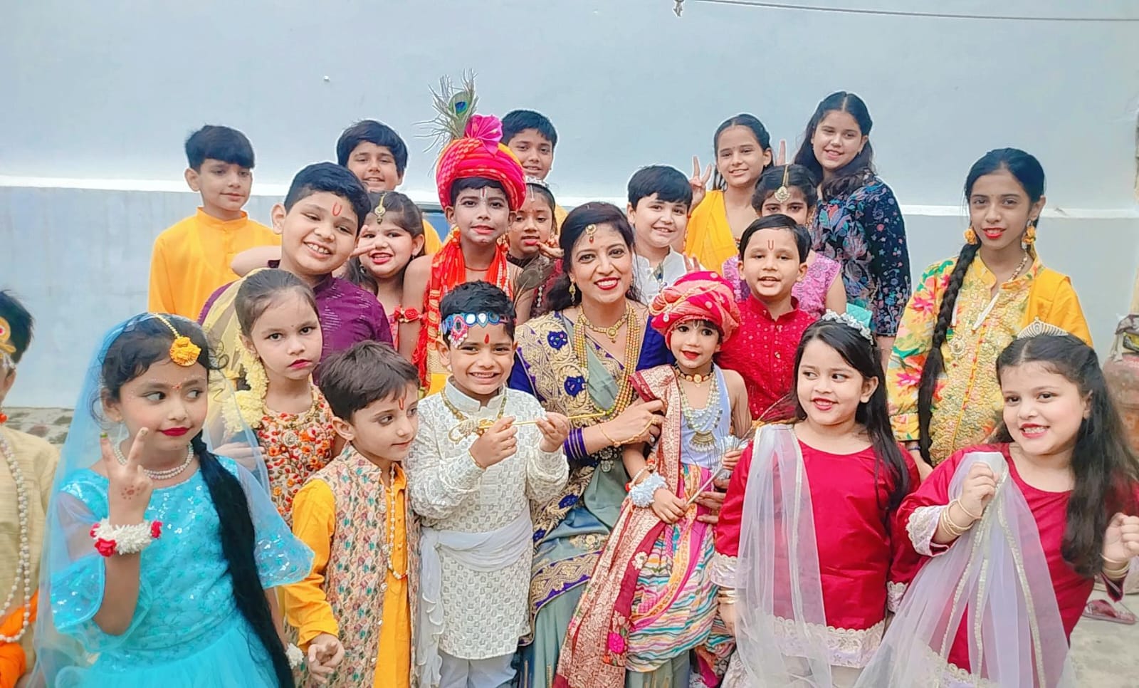 श्री कृष्णा क्लासेस में उत्साह पूर्वक मनाया गया श्री कृष्ण का जन्मोत्सव