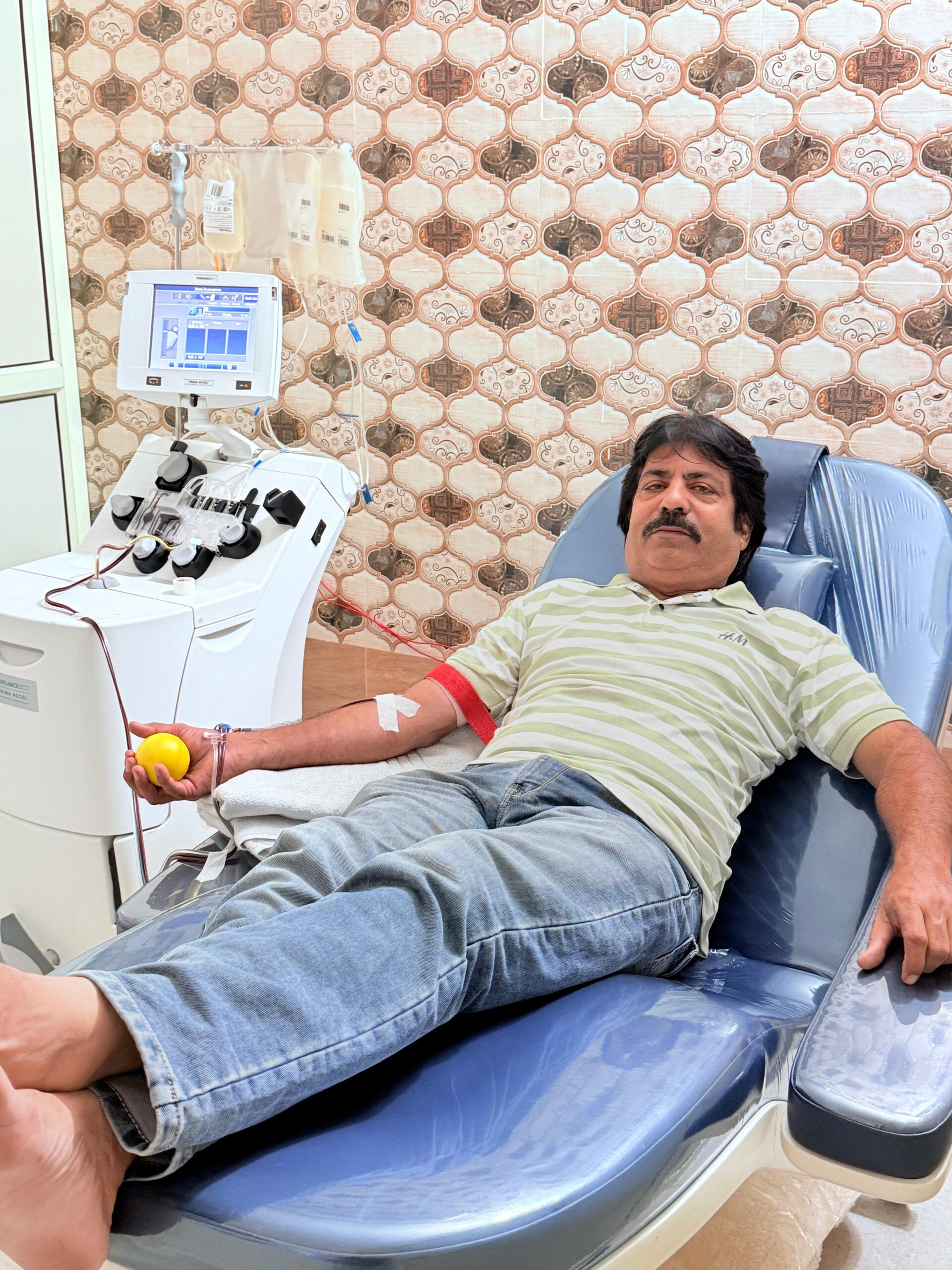दिनेश बक्शी का 97वां प्लेटलेट्स डोनेशन, अब तक 136 बार किया रक्तदान