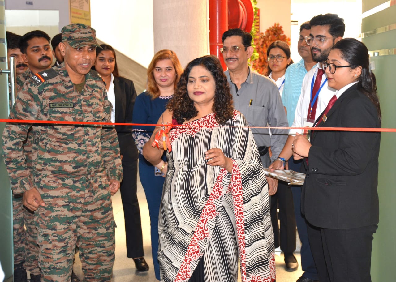 जीएल बजाज इंस्टिट्यूट ऑफ़ मैनेजमेंट के यंग सोशल रेस्पोंसिबिलिटी क्लब के रक्तदान शिविर में सेना के लिए जुटाया रक्त