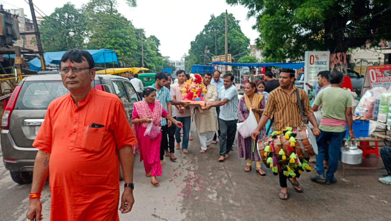 धूमधाम के साथ विदा किये, गणपति गजानन!