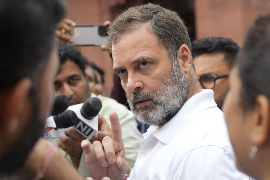 राहुल गांधी ने चुनाव आयोग पर लगाए गंभीर आरोप, कहा यह संस्था मर चुकी है 