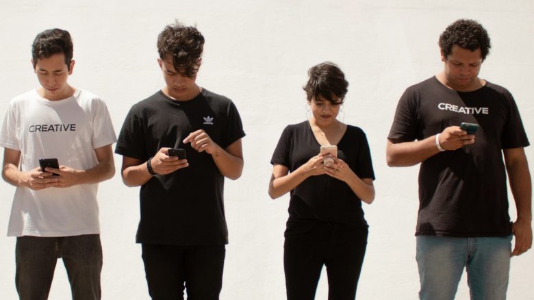 जनरेशन-जी से लेकर जनरेशन अल्फा तक : बदलती दुनिया, बदलते बच्चे