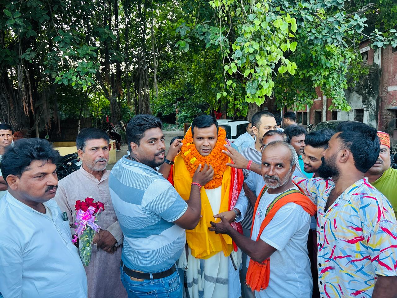 राहुल कुमार को नगर निकाय प्रकोष्ठ के प्रदेश सह संयोजक बनाए जाने पर कार्यकर्ताओं ने फूल,माला पहनाकर स्वागत किया