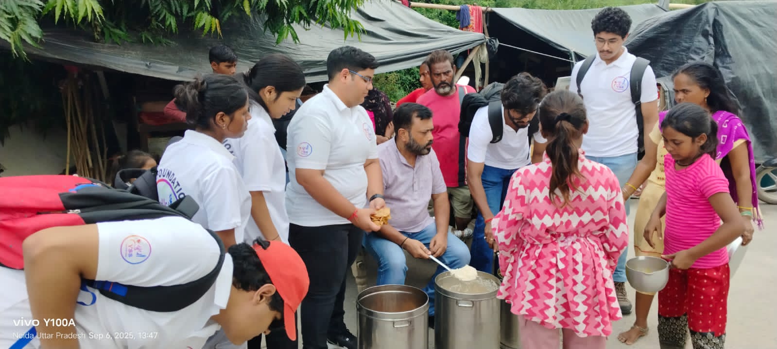 यमुना नदी के बाढ़ प्रभावित परिवारों के लिए युवा शक्ति का राहत अभियान