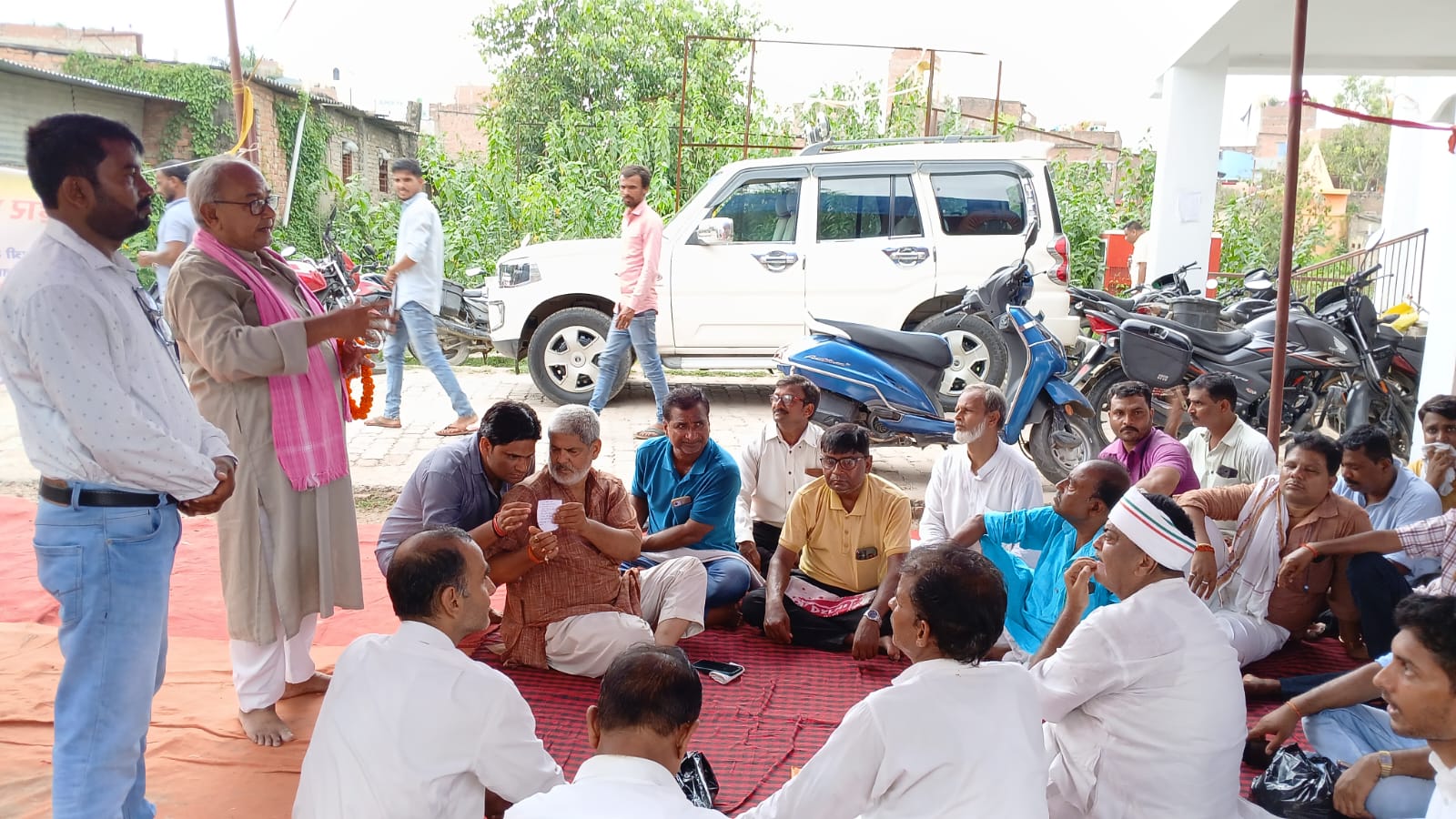 हड़ताल के तीसरे दिन भी ठप स्वास्थ्य सेवाएँ, महागठबंधन दलों ने ऐम्बुलेंस कर्मियों को दिया समर्थन