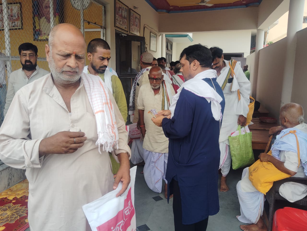 पितृ पक्ष में चतुर्वेदी विला में धूमधाम से मनाया गया श्राद्ध कर्म