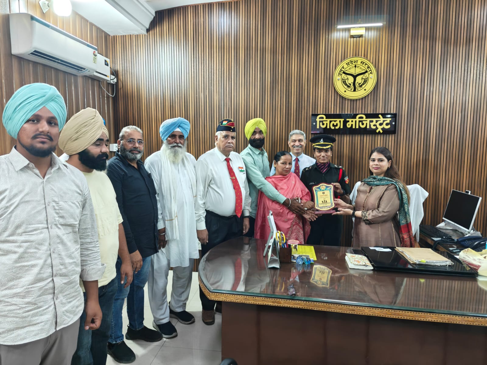 जिलाधिकारी ने लेफ्टिनेंट राजविंदर कौर को किया सम्मानित 