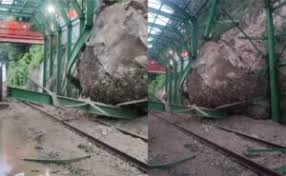 उत्तराखंड : हरिद्वार में मनसा देवी पहाड़ियों से भूस्खलन, हरिद्वार-देहरादून-ऋषिकेश रेल मार्ग बाधित