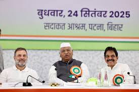 सरकारी ठेकों में 50% और नगर निकायों में 30% आरक्षण, बिहार में महागठबंधन ने जारी किया अति पिछड़ा संकल्प पत्र