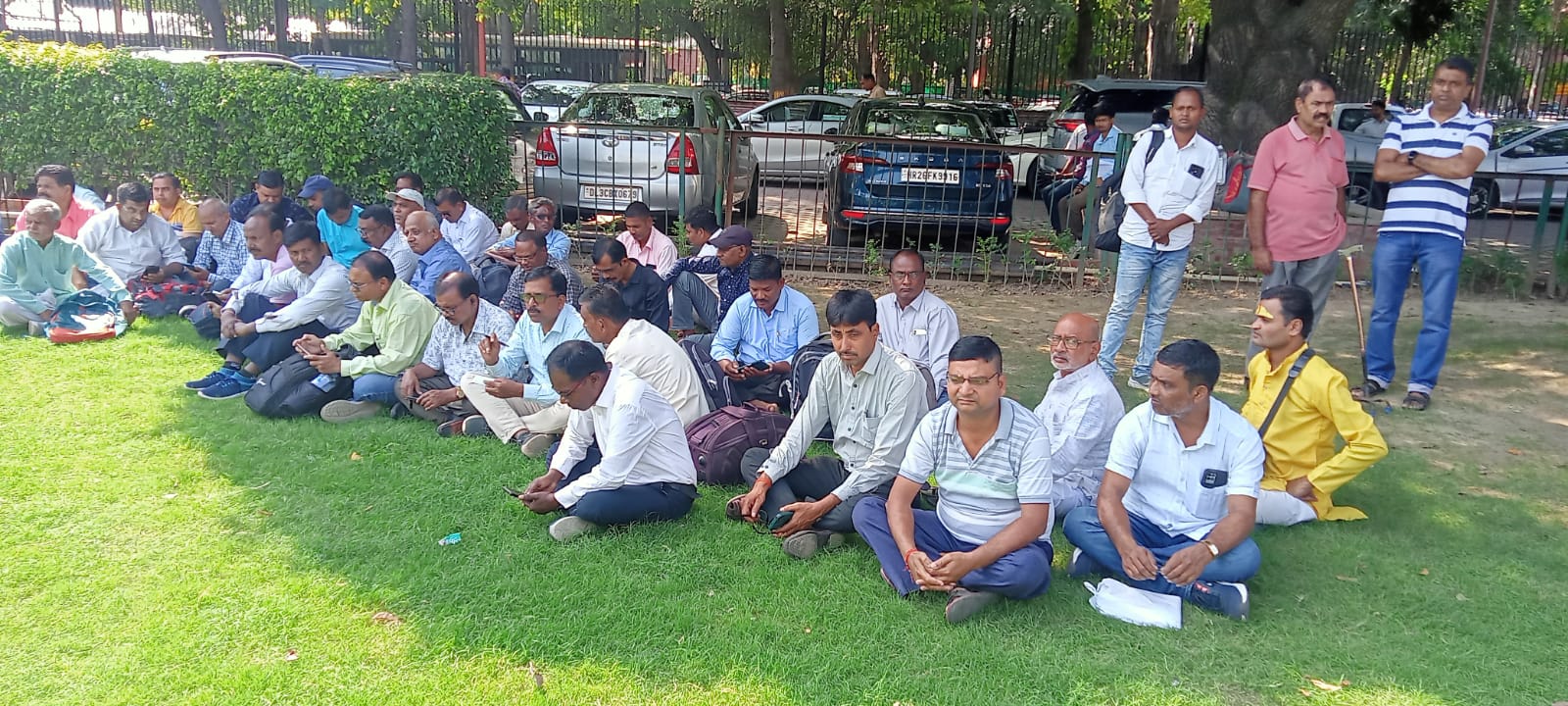 सहारा अडानी डील से पहले अपनी बात कहने सुप्रीम कोर्ट पहुंचे निवेशक 