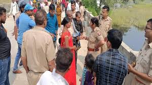 पंजाब के फिरोजपुर में दिल दहला देने वाली घटना : अफेयर के शक में पिता ने बेटी को बांधकर नहर में फेंका, मां रोती रही