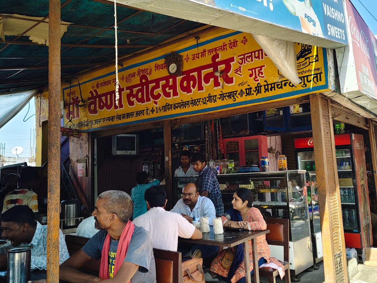 दिवाली से पहले ‘जहरीली’ मिठाई पर बड़ा एक्शन: गोरखपुर से दिल्ली तक छापेमारी