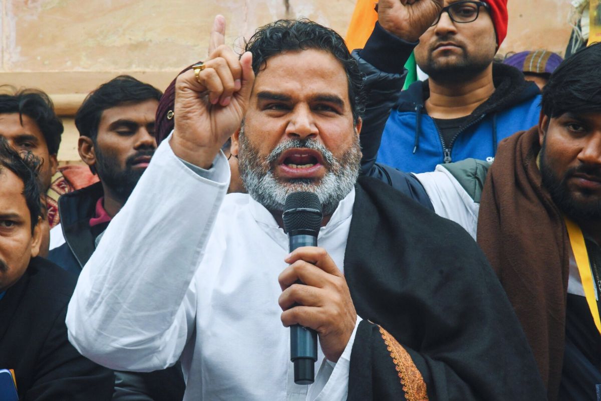 प्रशांत किशोर का मौन व्रत और संपत्ति दान का बड़ा ऐलान