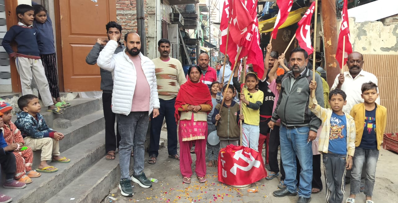 पुलिस उत्पीड़न के खिलाफ वेंडर्स का प्रदर्शन सीटू ने थाना सेक्टर- 58, नोएडा पर प्रदर्शन की दी चेतावनी