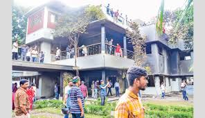 ढाका का ’32 धानमंडी’ अब खंडहर: बंगबंधु की यादें मिटेंगी या नहीं?