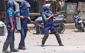 बांग्लादेश हिंसा में पत्रकार की गोली मारकर हत्या, पुलिसकर्मी समेत 4 घायल