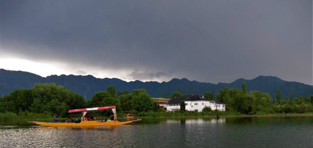 कश्मीर ही उम्मीद की किरण है