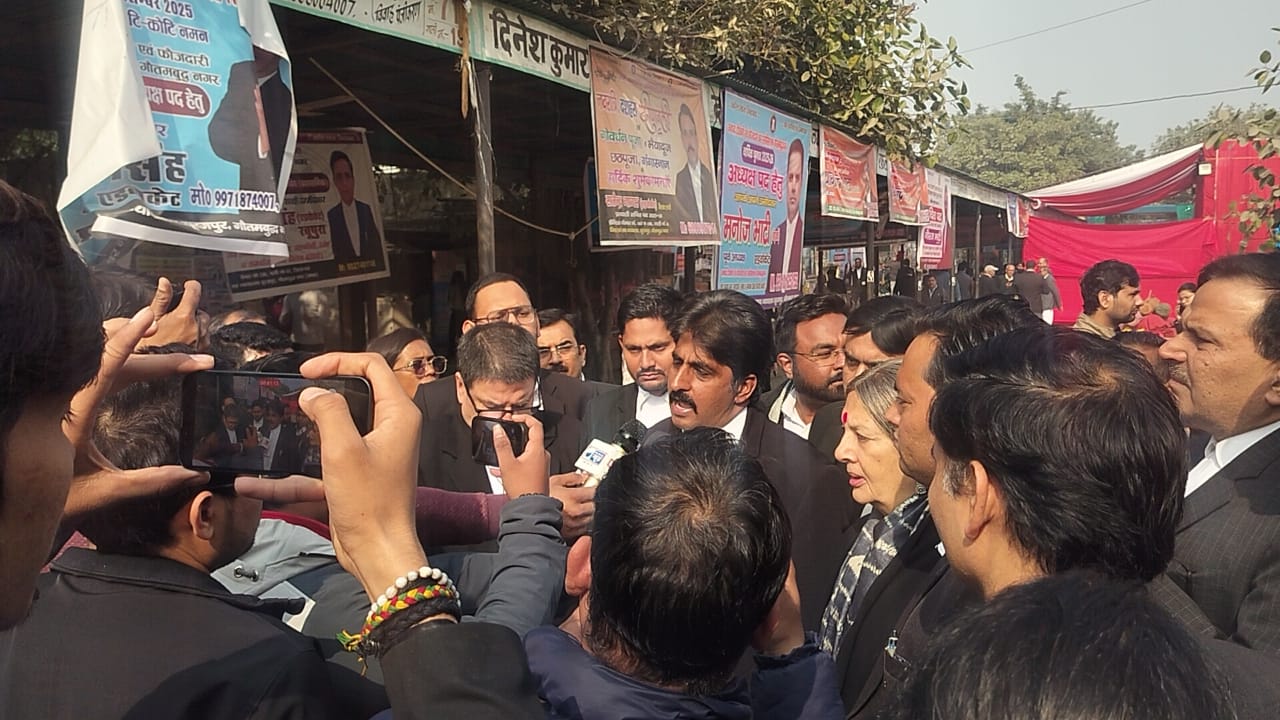 सरकार द्वारा अखलाक हत्या केस वापस लेने की अर्जी न्यायालय ने की खारिज सुनवाई के दौरान माकपा नेता वृंदा करात रही मौजूद