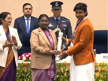 वैभव सूर्यवंशी को राष्ट्रपति ने अपने हाथों से दिया प्रधानमंत्री राष्ट्रीय बाल पुरस्कार