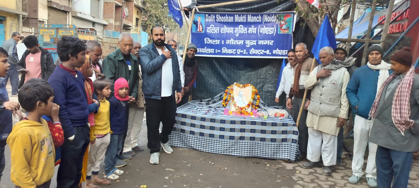 नोएडा दलित शोषण मुक्ति मंच के कार्यकर्ताओं ने धूमधाम से मनाई रविदास जयंती
