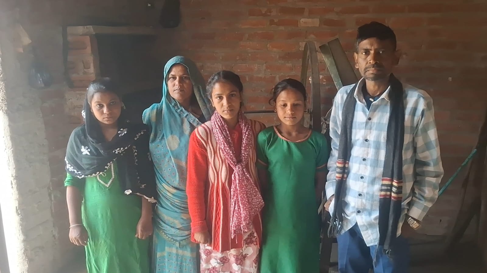 गंभीर बीमारी से जूझ रहा गरीब किसान, परिवार पर टूटा दुखों का पहाड़