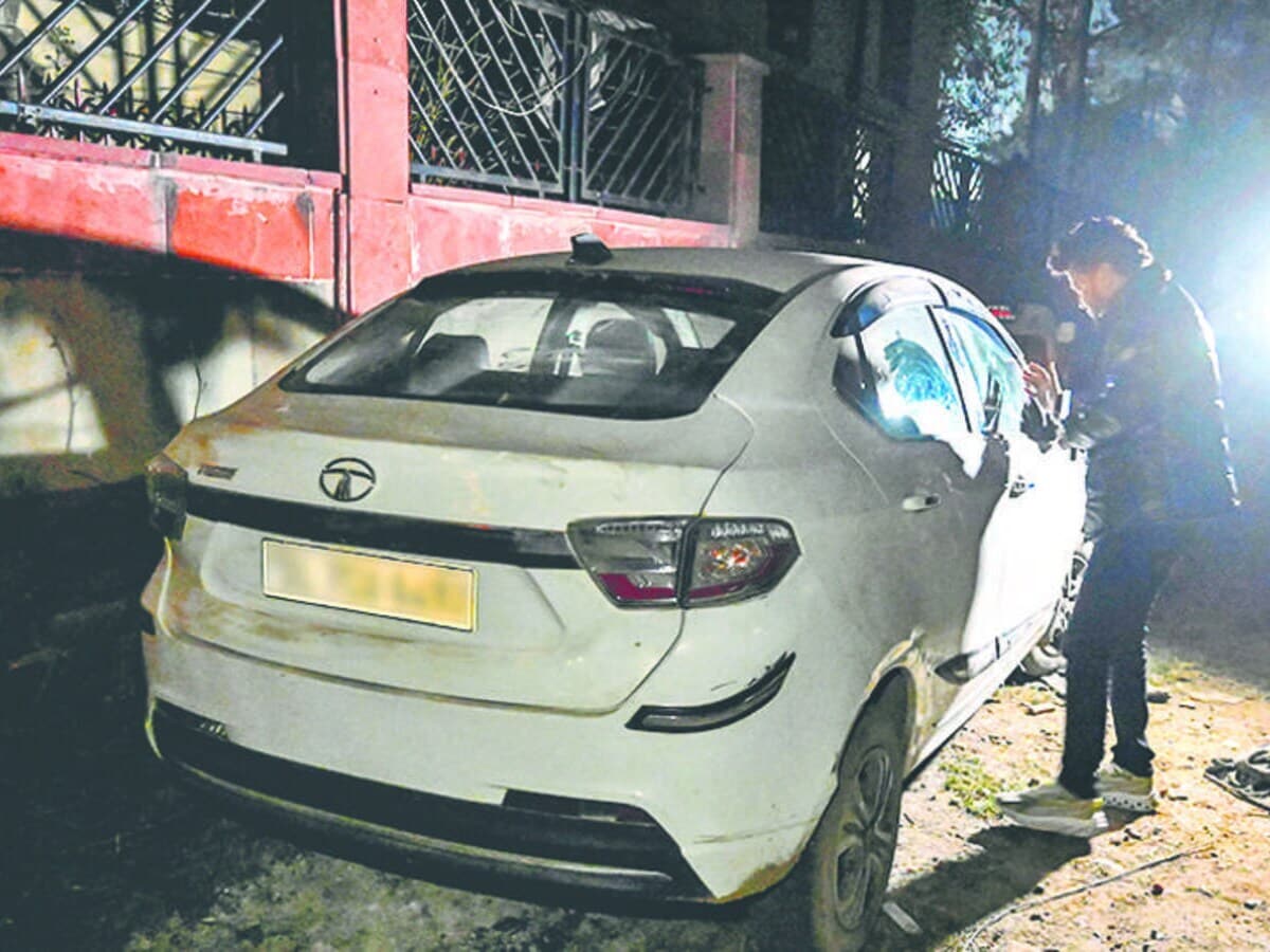 दिल्ली : पीरागढ़ी में कार से मिली थी 3 लाश, तांत्रिक ही निकला कातिल! बाबा कमरुद्दीन गिरफ्तार