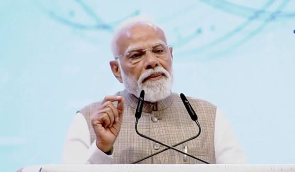 मोदी जी देश को यह तो बता दो – आपने भारत की नीतियों और दृष्टिकोण पर किया क्या ?