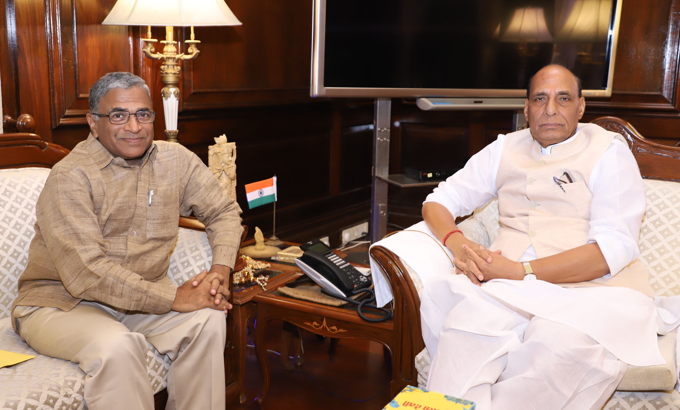 पत्रकारिता के साथ ही बैंक में भी नौकरी की हरिवंश नारायण सिंह ने, प्रभात खबर से बनी थी पहचान!