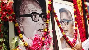 समाजवादी राजनीति का आधार विचार और संघर्ष होना चाहिए न कि सत्ता