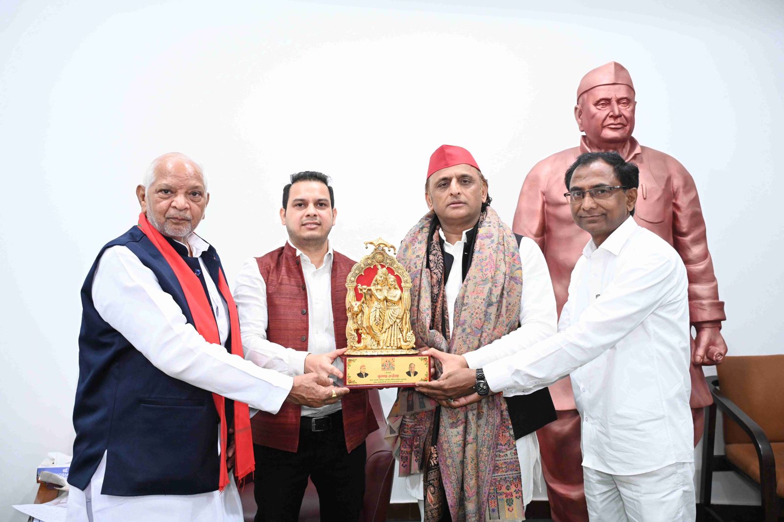 रुहेला समाज के प्रतिनिधिमंडल ने अखिलेश यादव से की मुलाक़ात