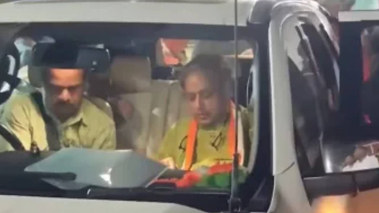 केरल में कांग्रेस नेता शशि थरूर के काफिले पर हमला, गनमैन और ड्राइवर हुए घायल!