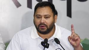 सच्चाई से परहेज़ या विकास की बहस? बिहार, बयान और राजनीति का आईना