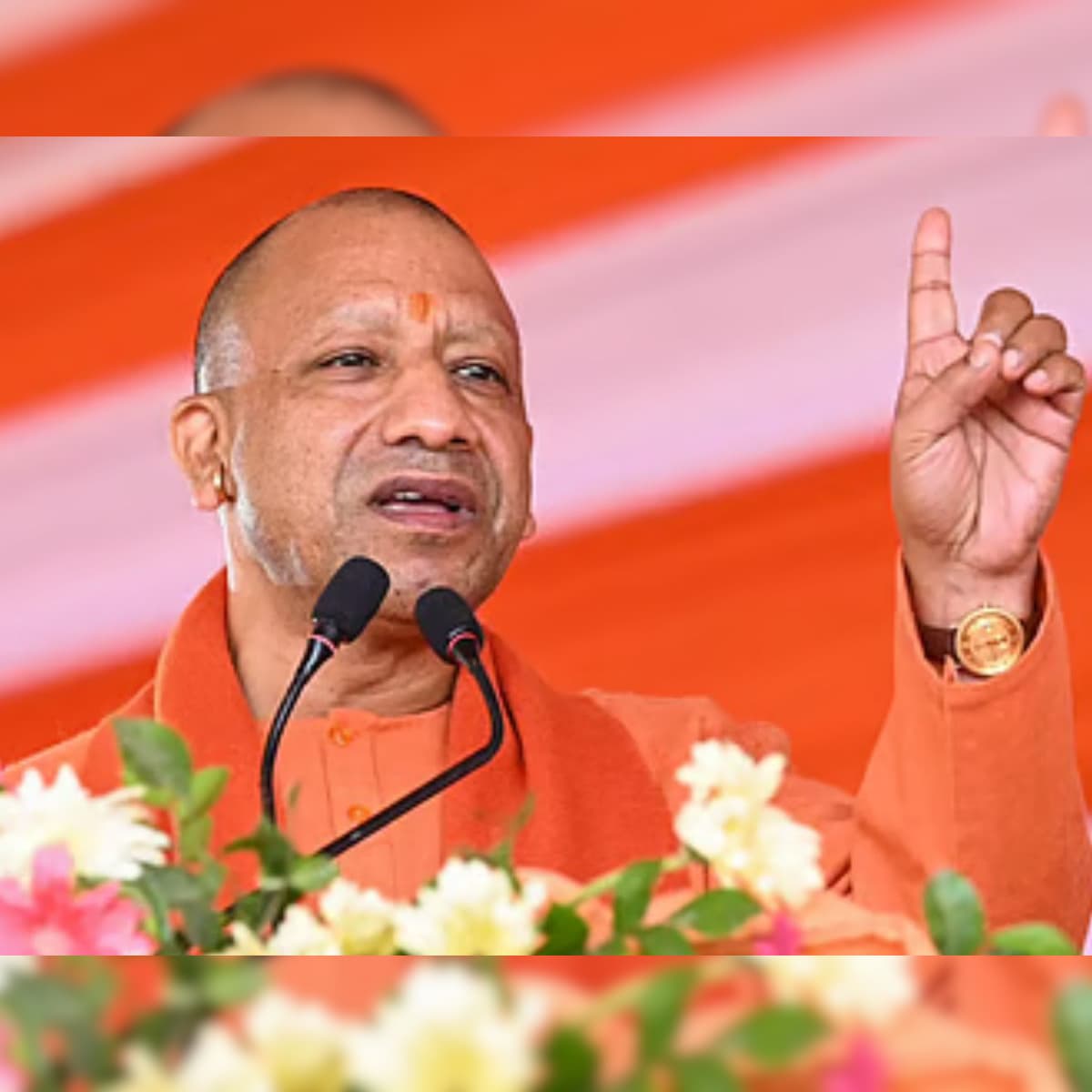 CM योगी ने कहा – सड़कों पर नहीं पढ़ने देंगे नमाज, शिफ्टों में पढ़िए 