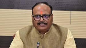 डिप्टी सीएम ब्रजेश पाठक के प्लेन का इंजन फेल, निकलने लगा धुआं, बाल-बाल बचे बीजेपी नेता !  