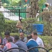 टोडरमल पार्क में ऑटोरिक्शा ड्राइवर्स के बीच पहुंचे राहुल गांधी 