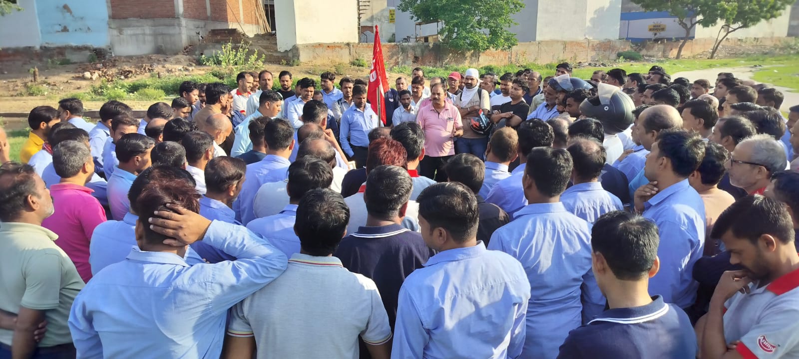 कामरेड सुखलाल को यूनियन ने दी भावभीनी श्रद्धांजलि, सूरजपुर पार्क में हुई शोक सभा