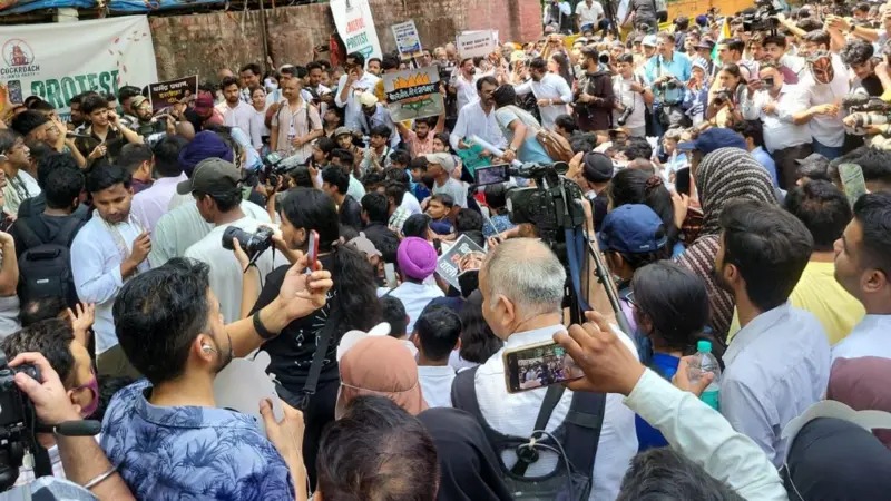अभिजीत दीपके ने ‘डर की राजनीति’ को बताया चुनौती