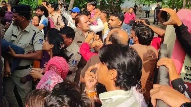 भारत में धर्मांतरण-विरोधी कानून: न केवल अल्पसंख्यक-विरोधी, बल्कि दलित-विरोधी भी