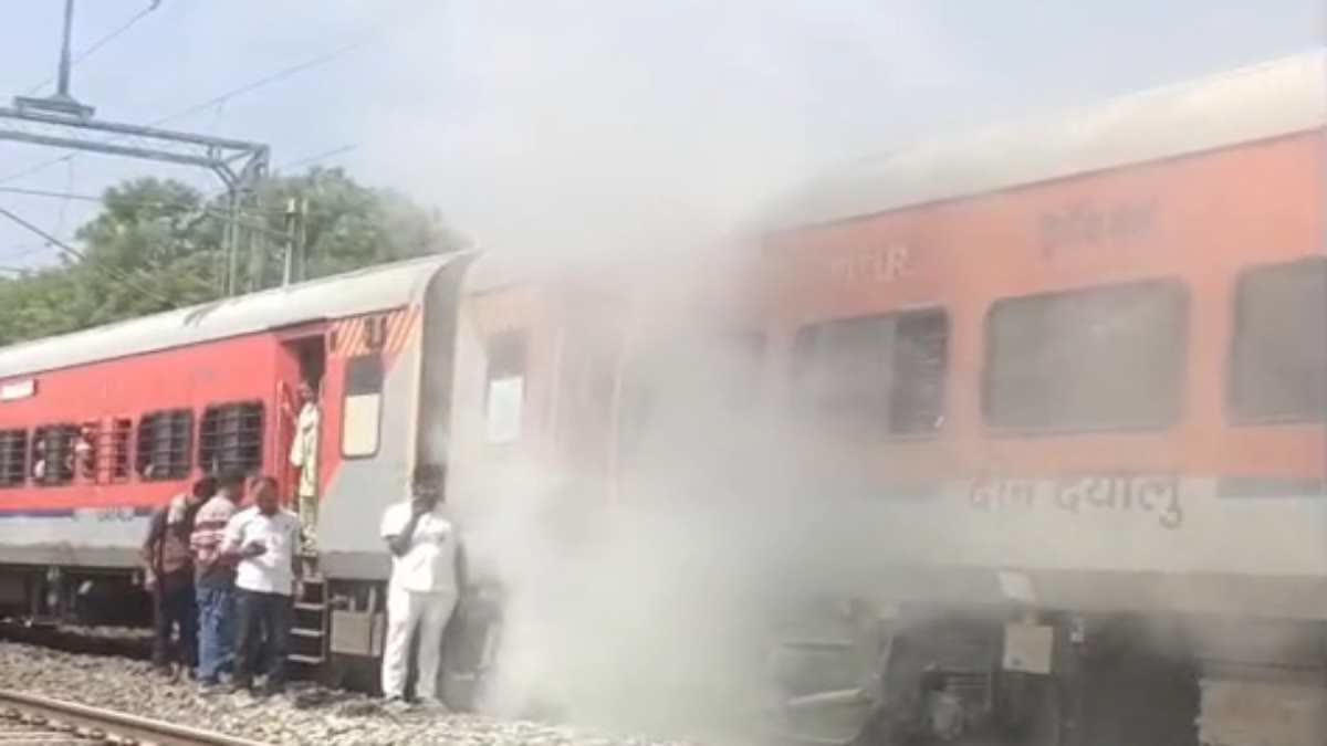 कोटा: रणथंभौर एक्सप्रेस में उठा धुआं, मची अफरा-तफरी, 20 मिनट बाद रवाना हुई ट्रेन