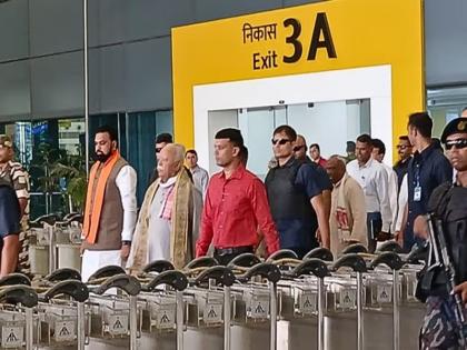बिहार दौरे पर पहुंचे RSS चीफ मोहन भागवत, पटना एयरपोर्ट पर सीएम सम्राट चौधरी ने किया स्वागत